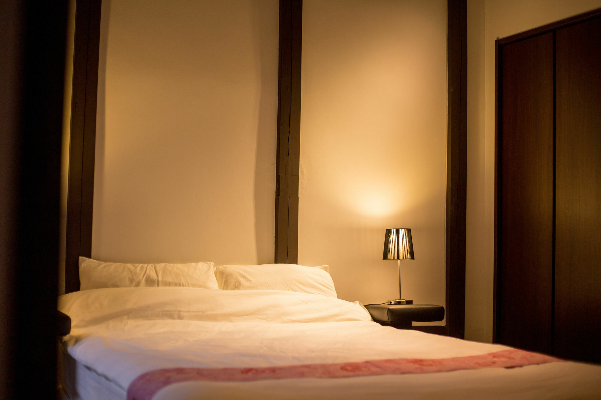 Le Machiya Rokkaku Suite Kyoto Bagian luar foto