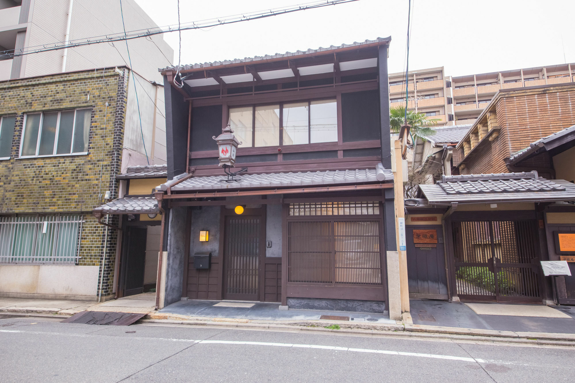 Le Machiya Rokkaku Suite Kyoto Bagian luar foto